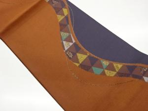 曲線に鱗・花葉模様織出し名古屋帯